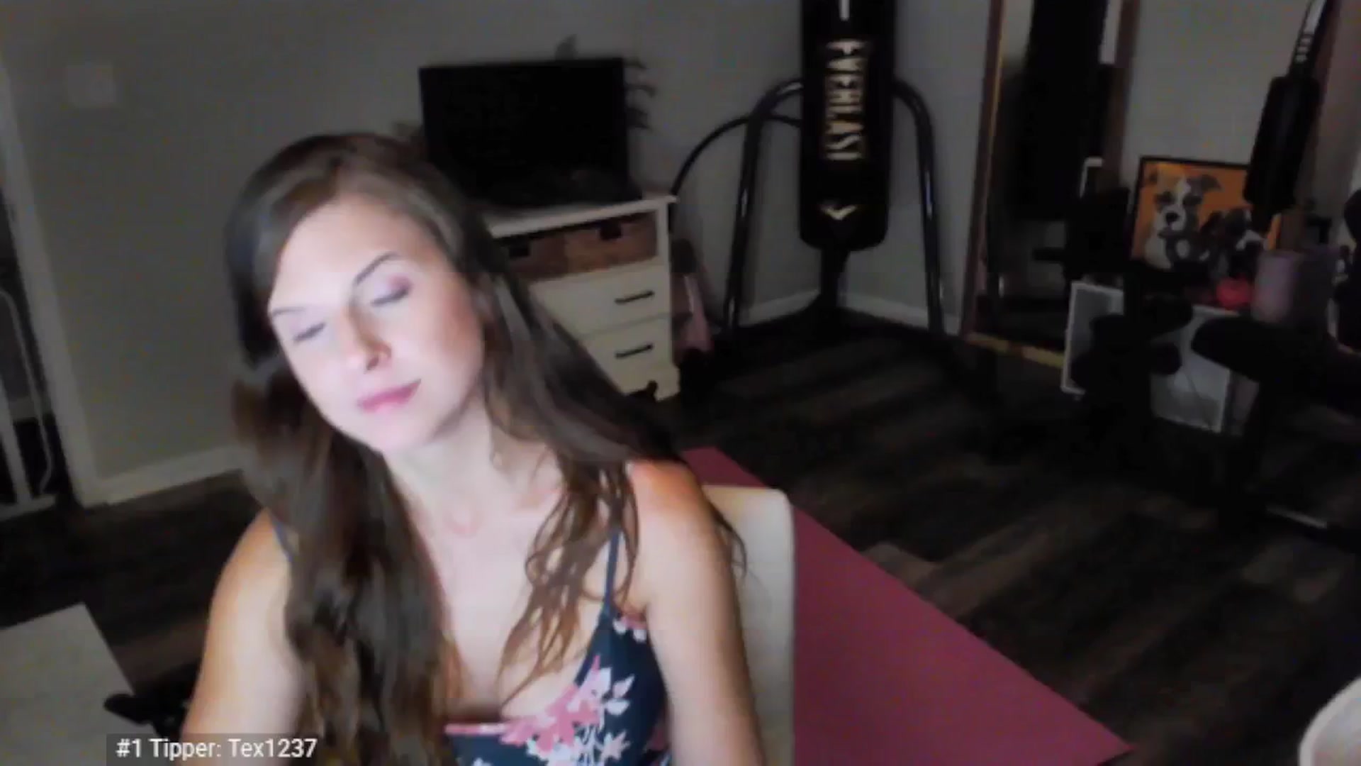 Gallery image thumbnail from Anna__Online's myfreecams stream on, 05/15/2025, 03:34 image 4 of 20