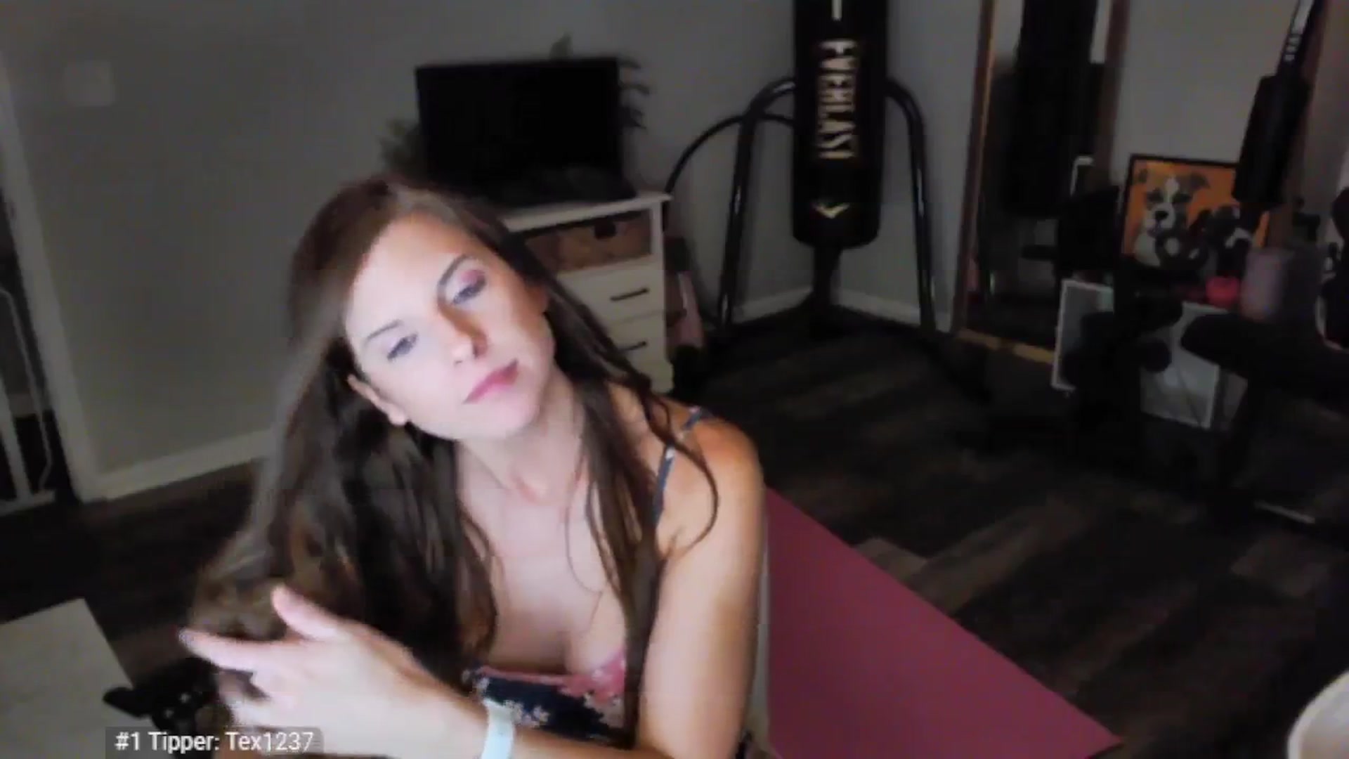 Gallery image thumbnail from Anna__Online's myfreecams stream on, 05/15/2025, 03:34 image 3 of 20