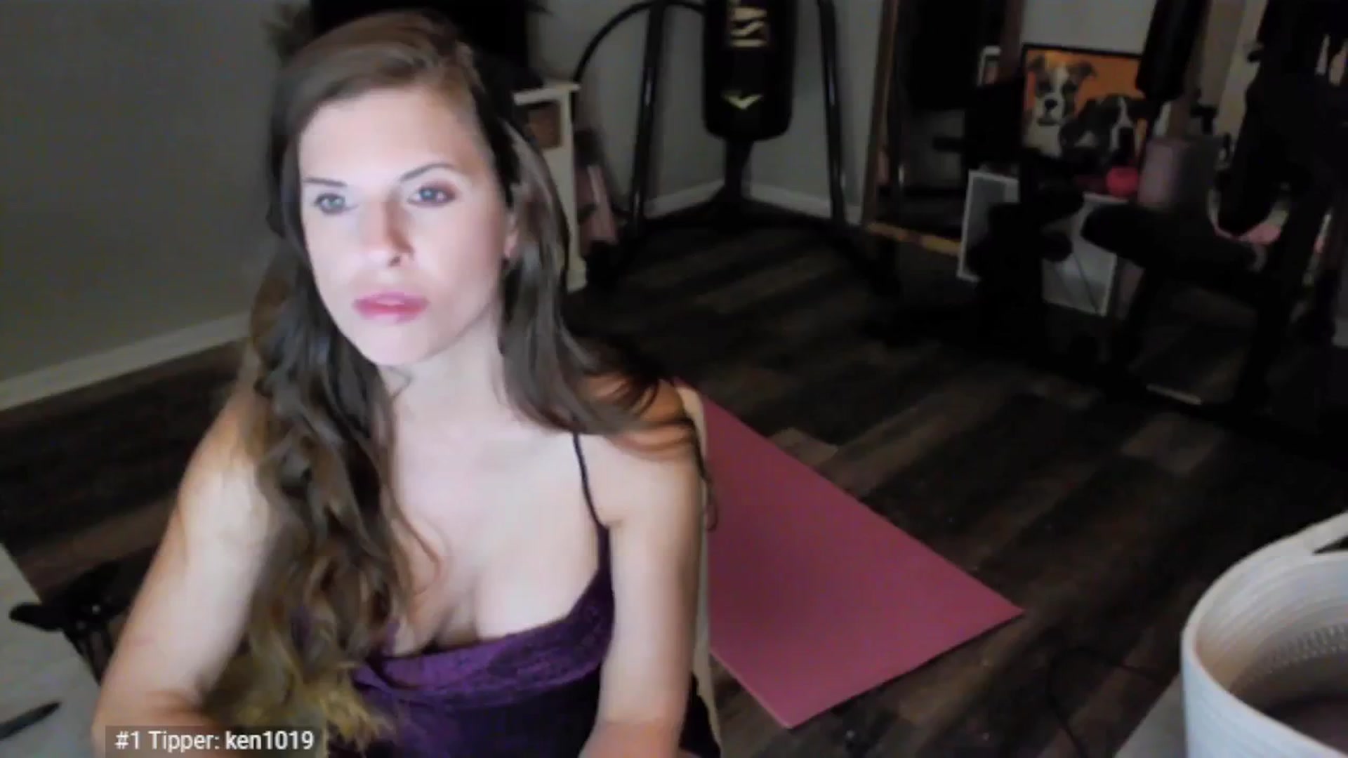 Gallery image thumbnail from Anna__Online's myfreecams stream on, 05/16/2025, 02:53 image 8 of 20