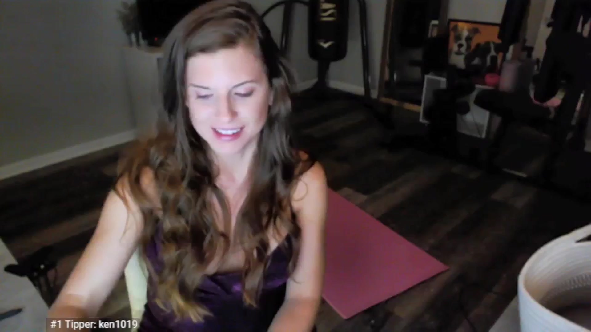 Gallery image thumbnail from Anna__Online's myfreecams stream on, 05/16/2025, 02:53 image 6 of 20
