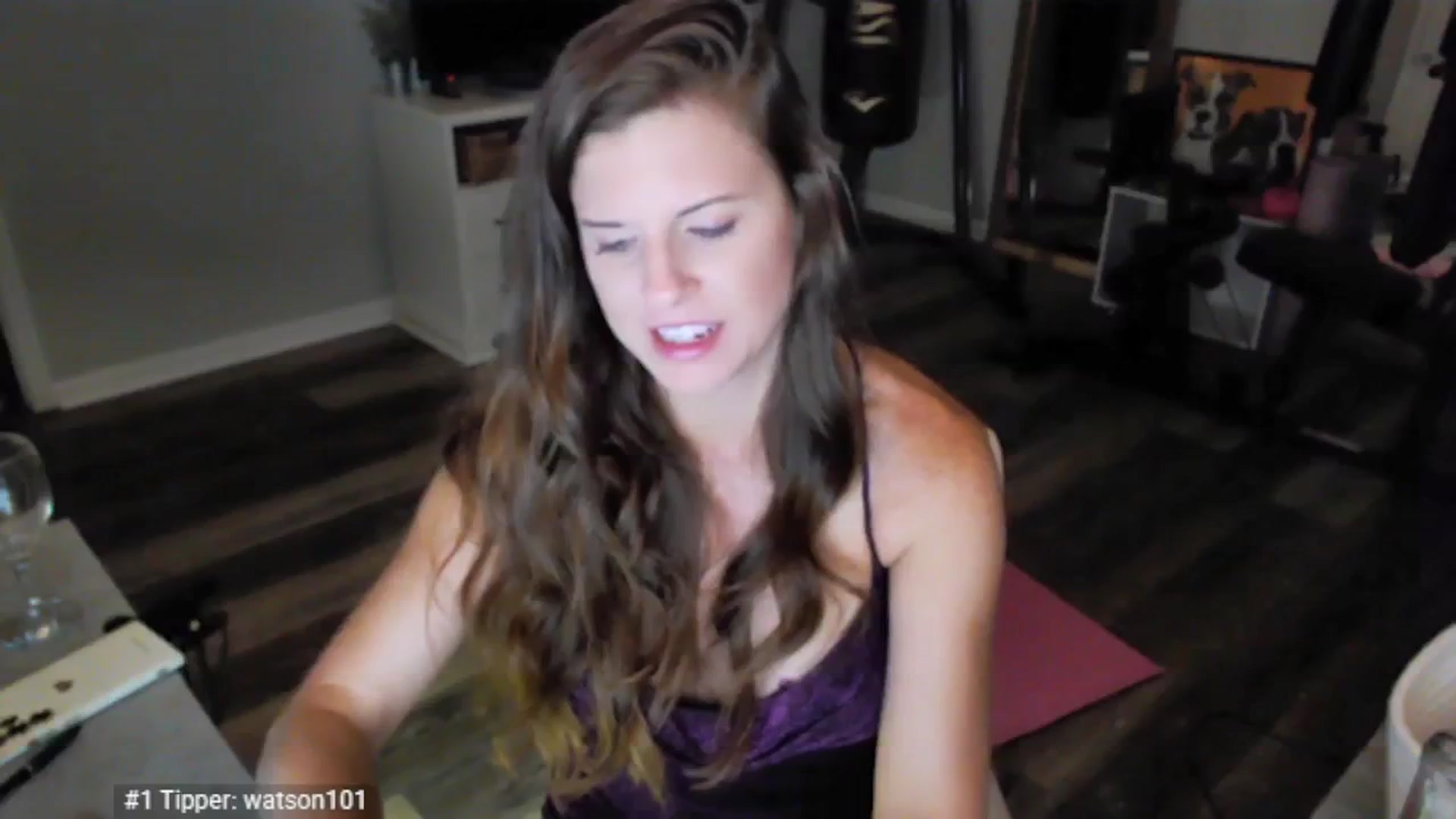 Gallery image thumbnail from Anna__Online's myfreecams stream on, 05/16/2025, 02:53 image 1 of 20