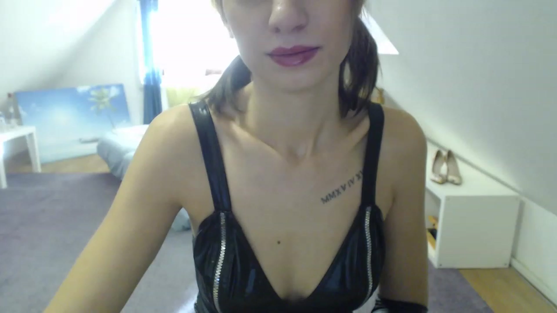 Gallery image thumbnail from Annaabel18's myfreecams stream on, 12/01/2022, 09:19 image 7 of 20