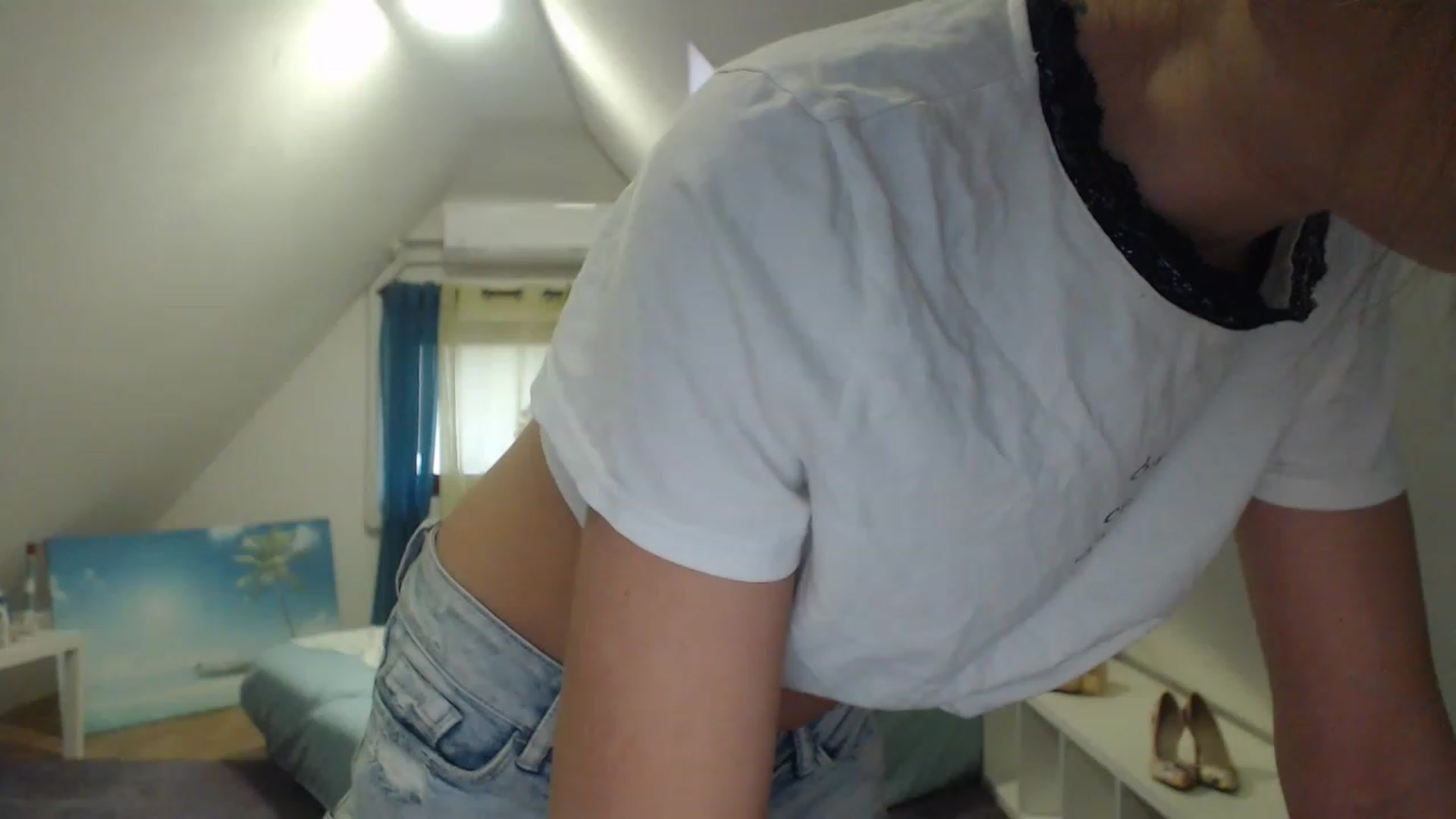Gallery image thumbnail from Annaabel18's myfreecams stream on, 12/21/2022, 08:11 image 3 of 20