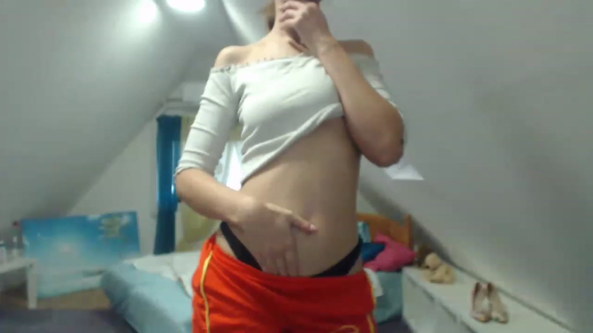 Gallery image thumbnail from Annaabel18's myfreecams stream on, 12/30/2022, 08:35 image 19 of 20