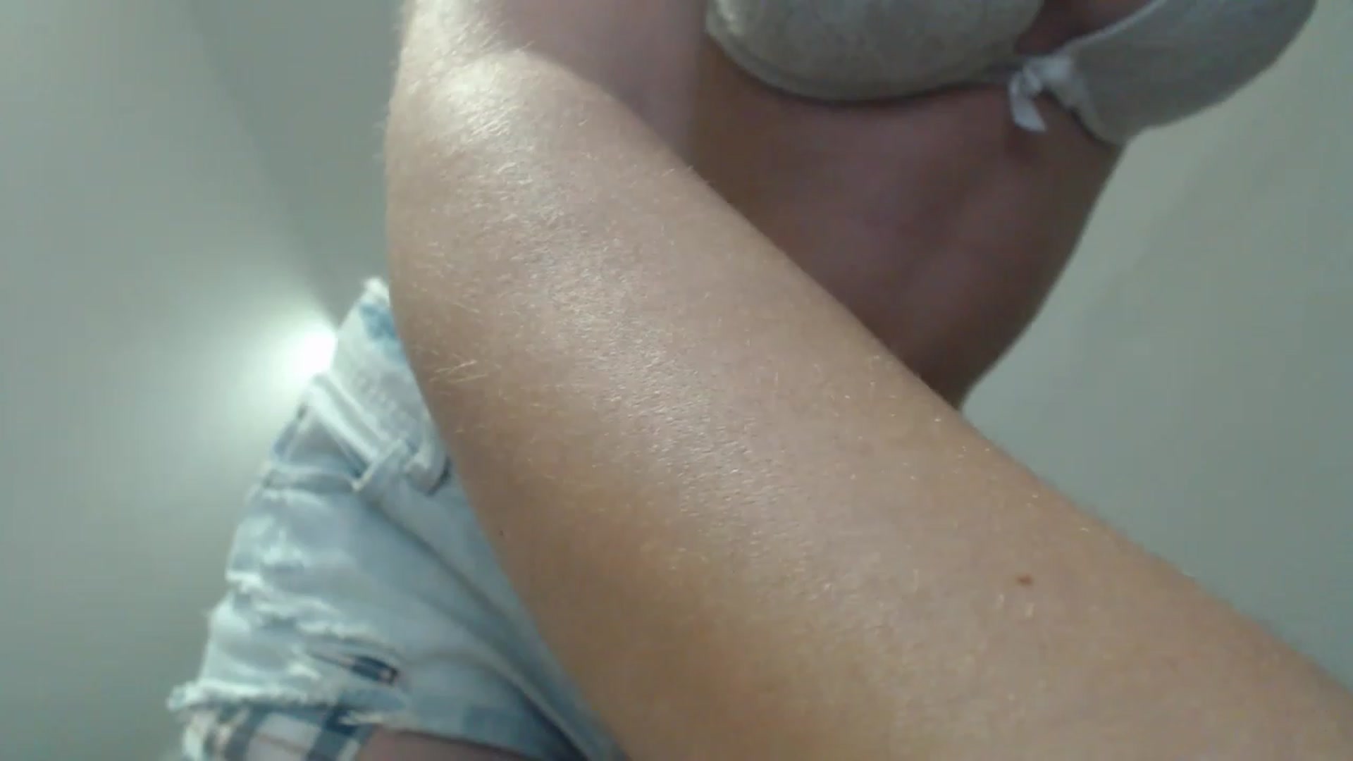 Gallery image thumbnail from Annaabel18's myfreecams stream on, 01/20/2023, 09:36 image 15 of 20