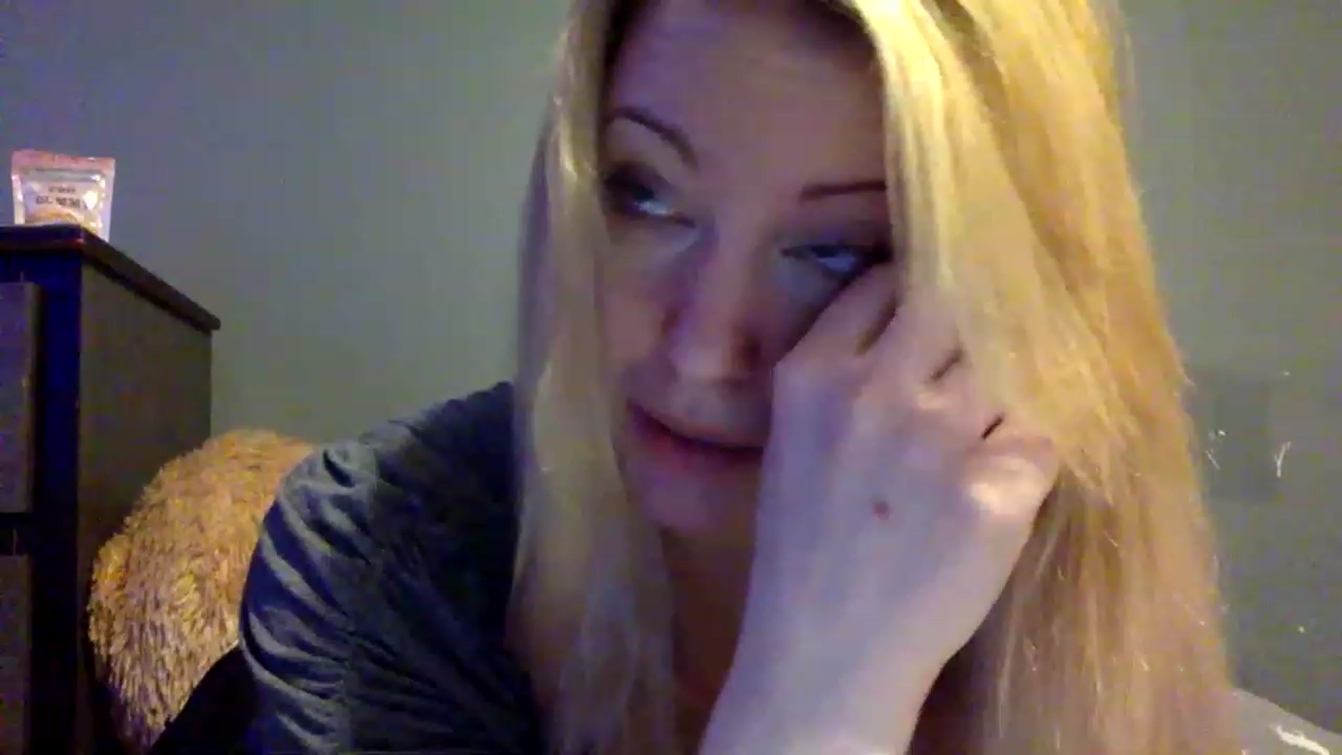 Gallery image thumbnail from Annabanana18's myfreecams stream on, 01/16/2023, 17:02 image 6 of 20