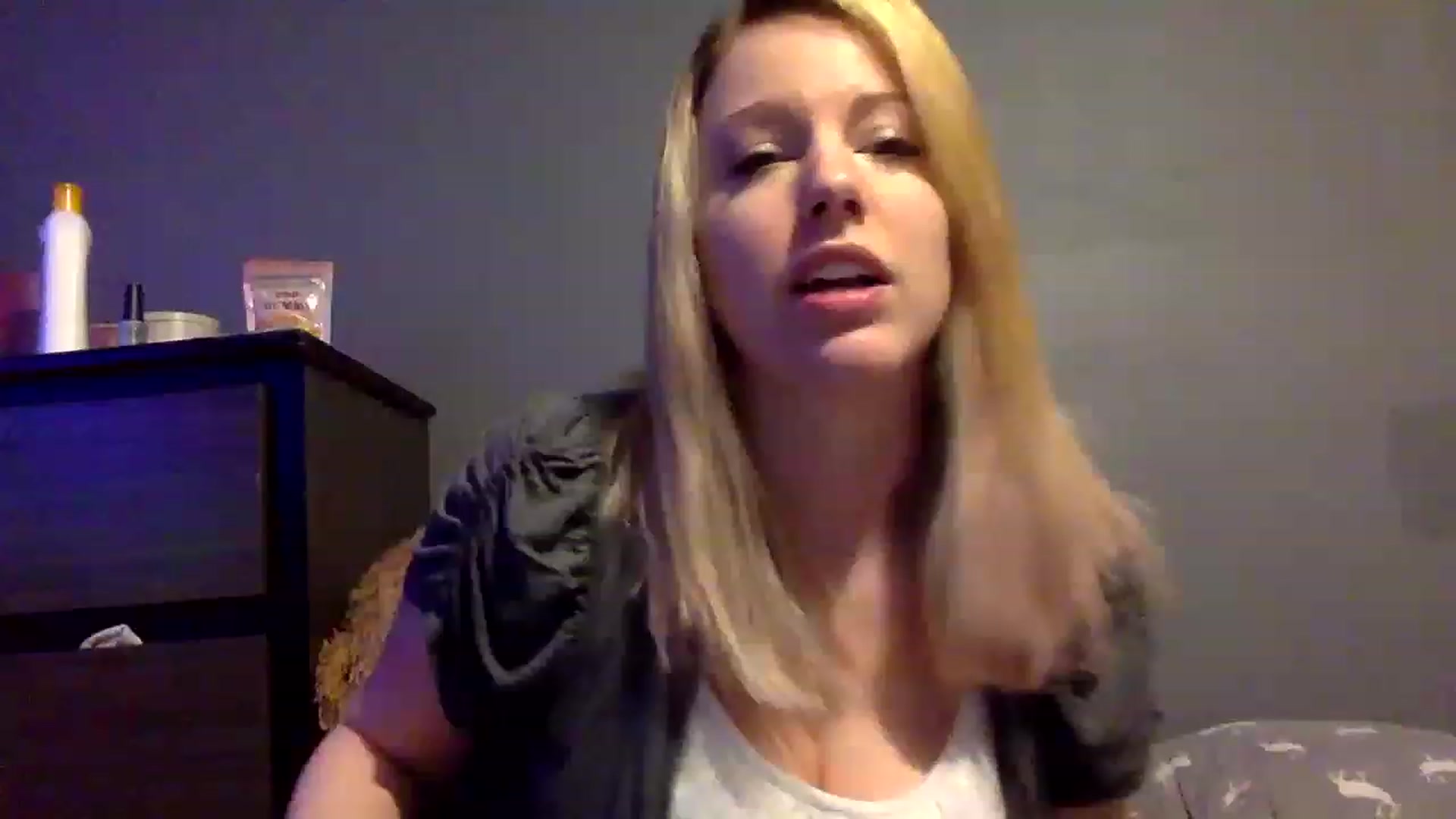 Gallery image thumbnail from Annabanana18's myfreecams stream on, 01/16/2023, 17:02 image 19 of 20