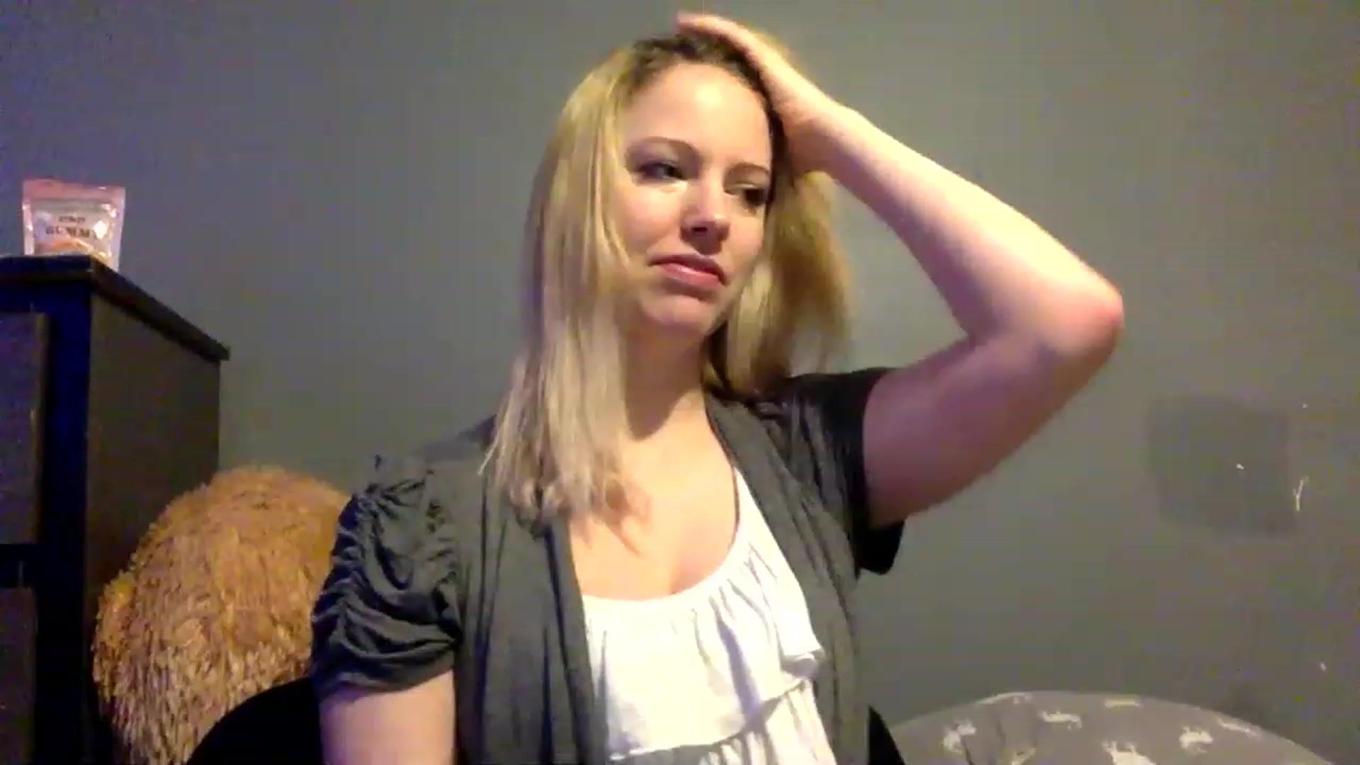 Gallery image thumbnail from Annabanana18's myfreecams stream on, 01/16/2023, 17:02 image 5 of 20