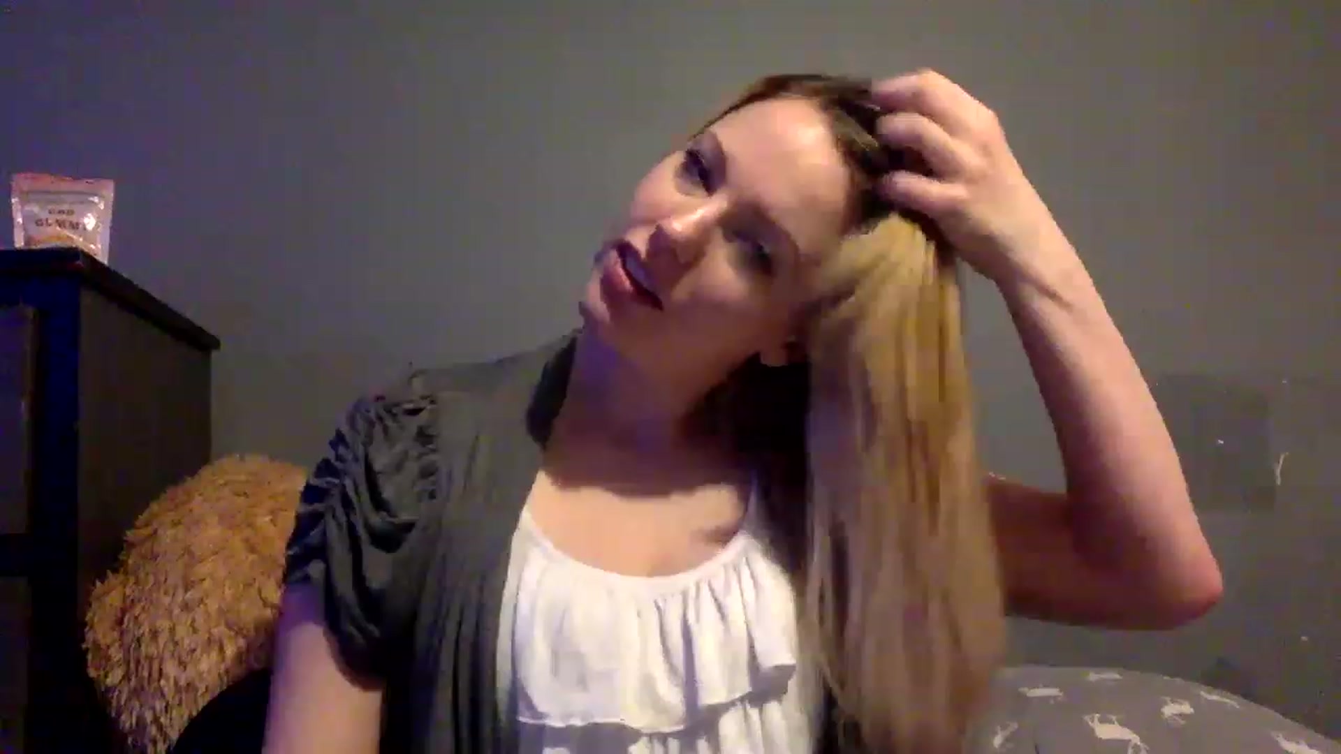 Gallery image thumbnail from Annabanana18's myfreecams stream on, 01/16/2023, 17:02 image 16 of 20