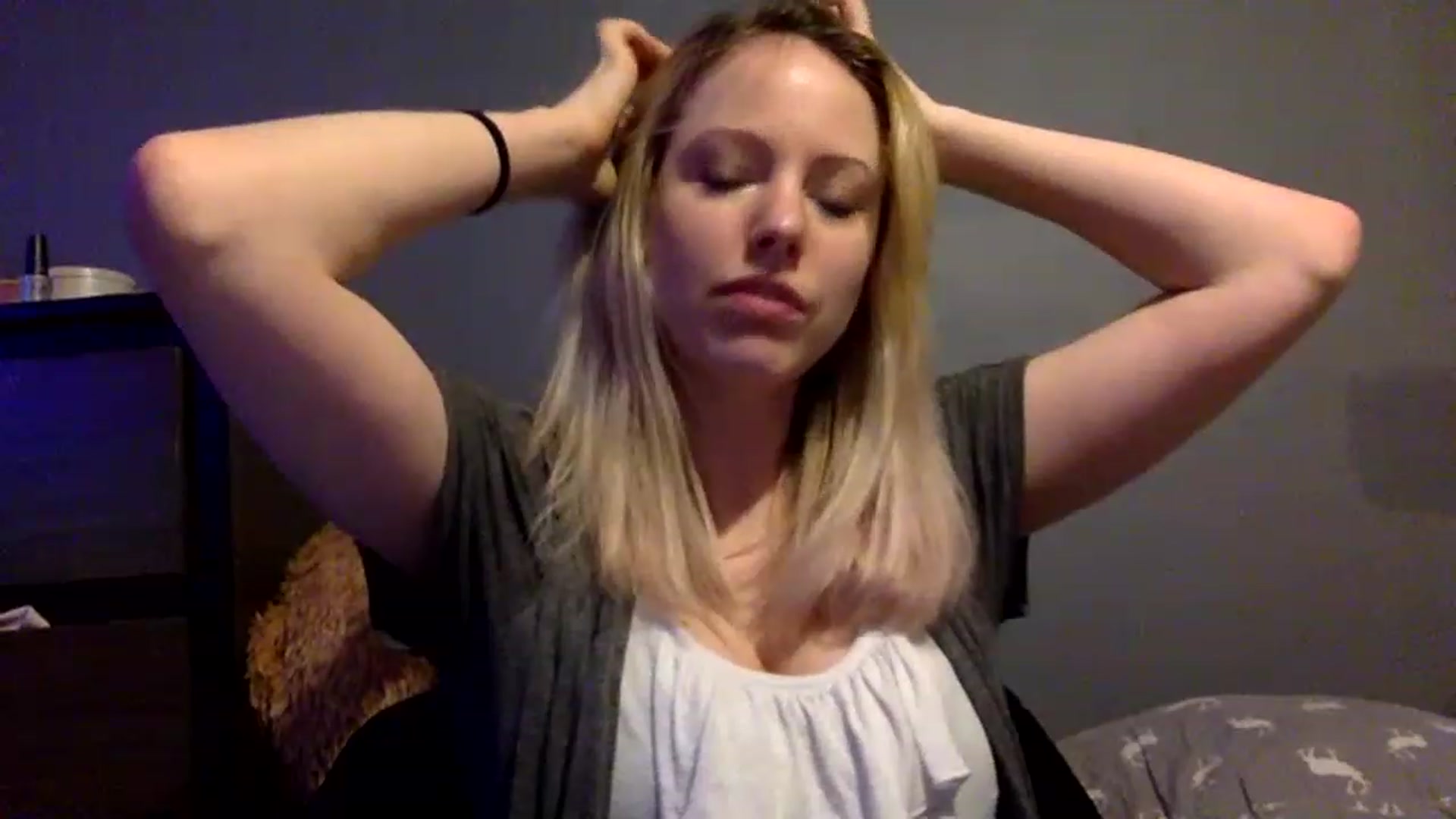 Gallery image thumbnail from Annabanana18's myfreecams stream on, 01/16/2023, 17:16 image 7 of 20