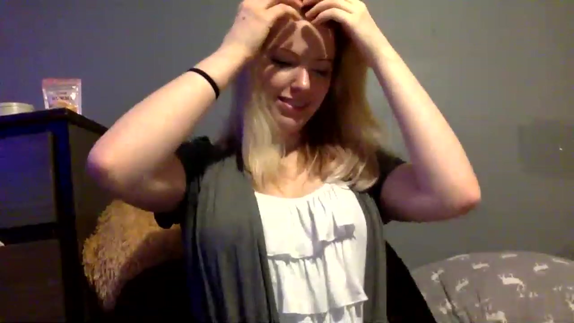 Gallery image thumbnail from Annabanana18's myfreecams stream on, 01/16/2023, 17:16 image 15 of 20
