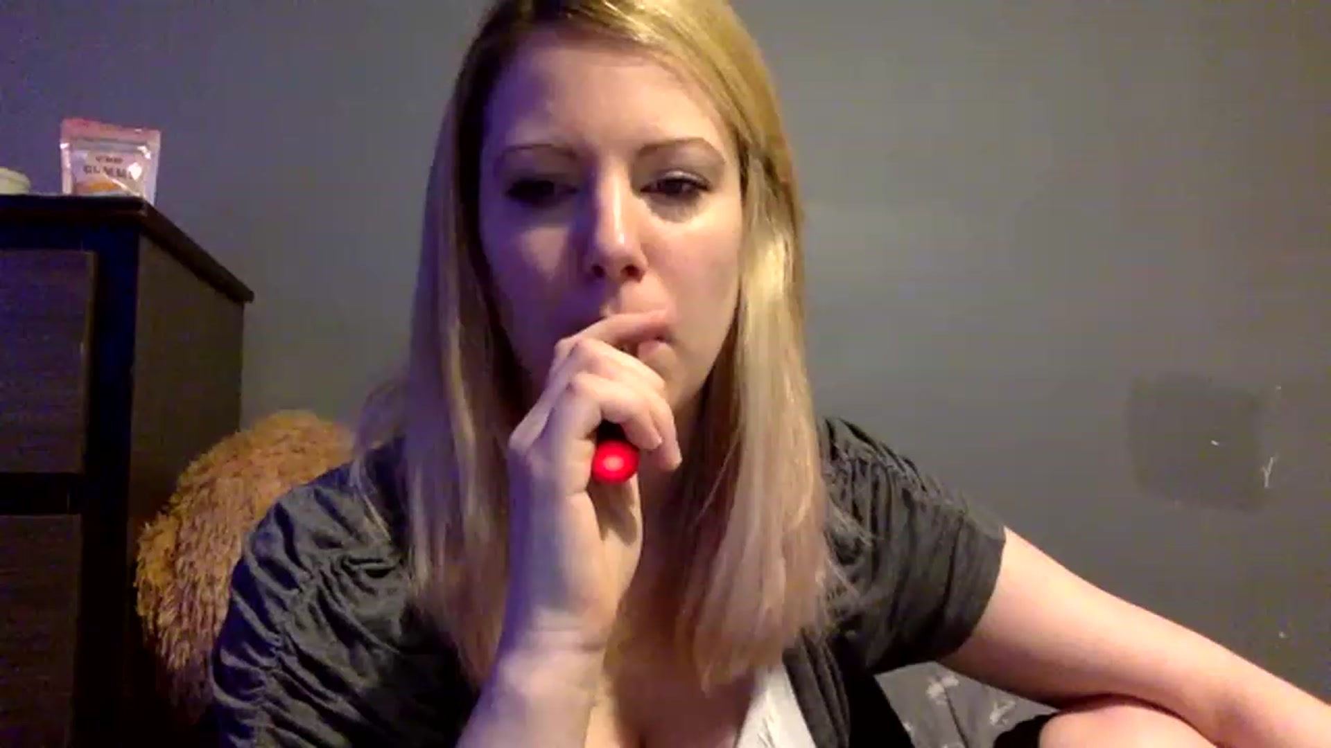 Gallery image thumbnail from Annabanana18's myfreecams stream on, 01/16/2023, 17:16 image 4 of 20