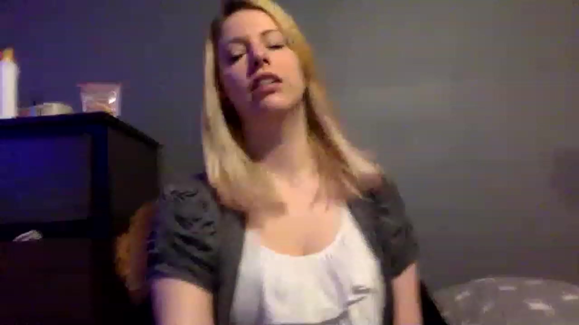 Gallery image thumbnail from Annabanana18's myfreecams stream on, 01/16/2023, 17:16 image 1 of 20