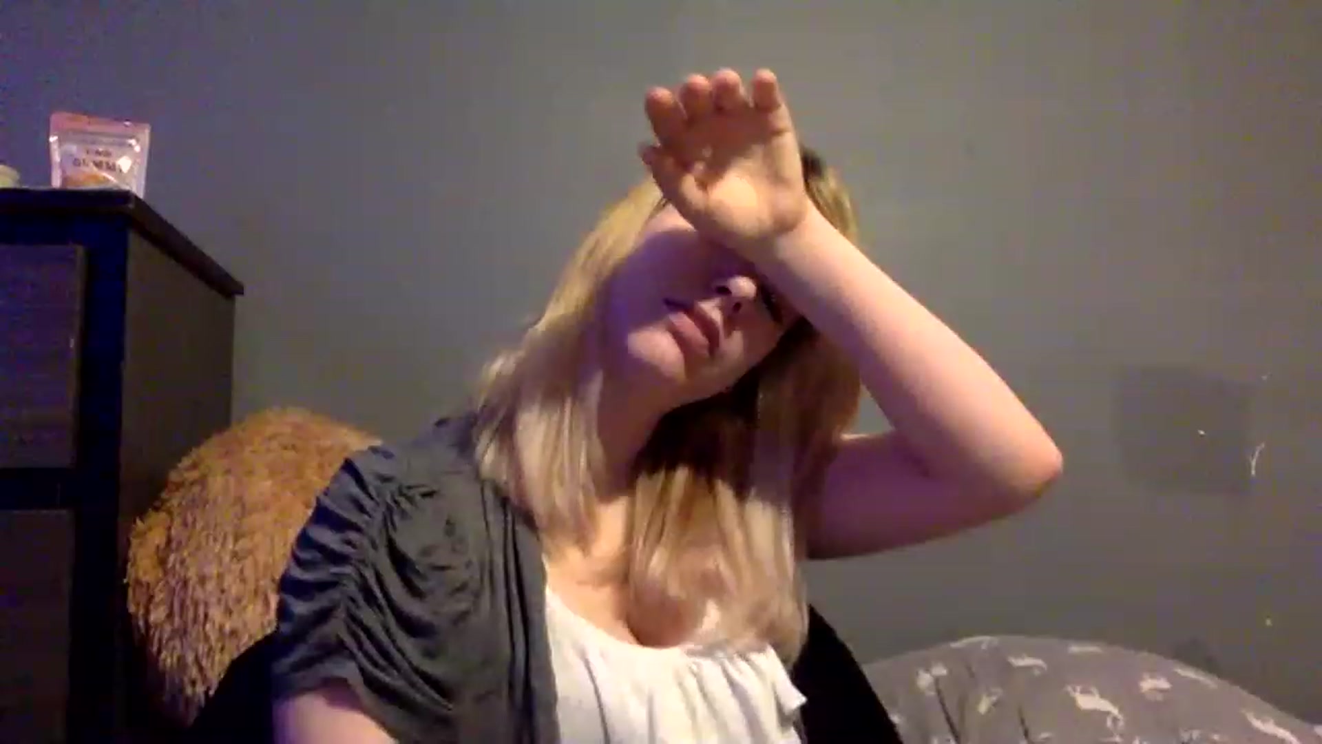 Gallery image thumbnail from Annabanana18's myfreecams stream on, 01/16/2023, 17:16 image 5 of 20