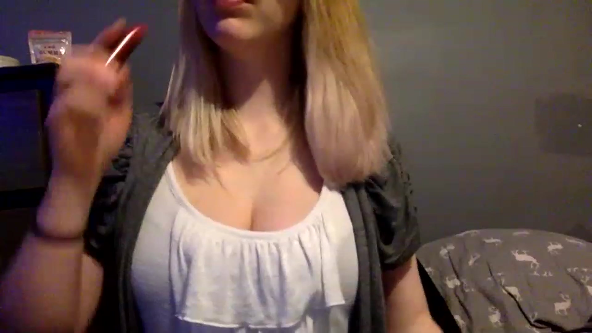Gallery image thumbnail from Annabanana18's myfreecams stream on, 01/16/2023, 17:16 image 2 of 20