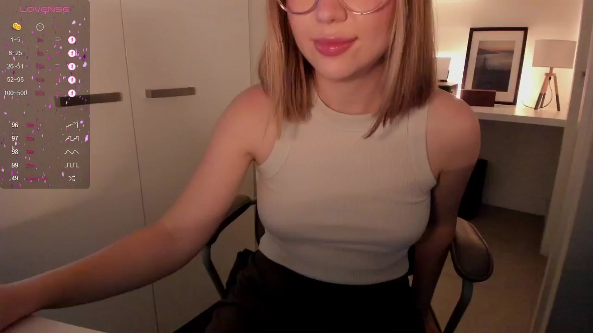 Gallery image thumbnail from Annabel's myfreecams stream on, 01/06/2025, 08:09 image 17 of 20