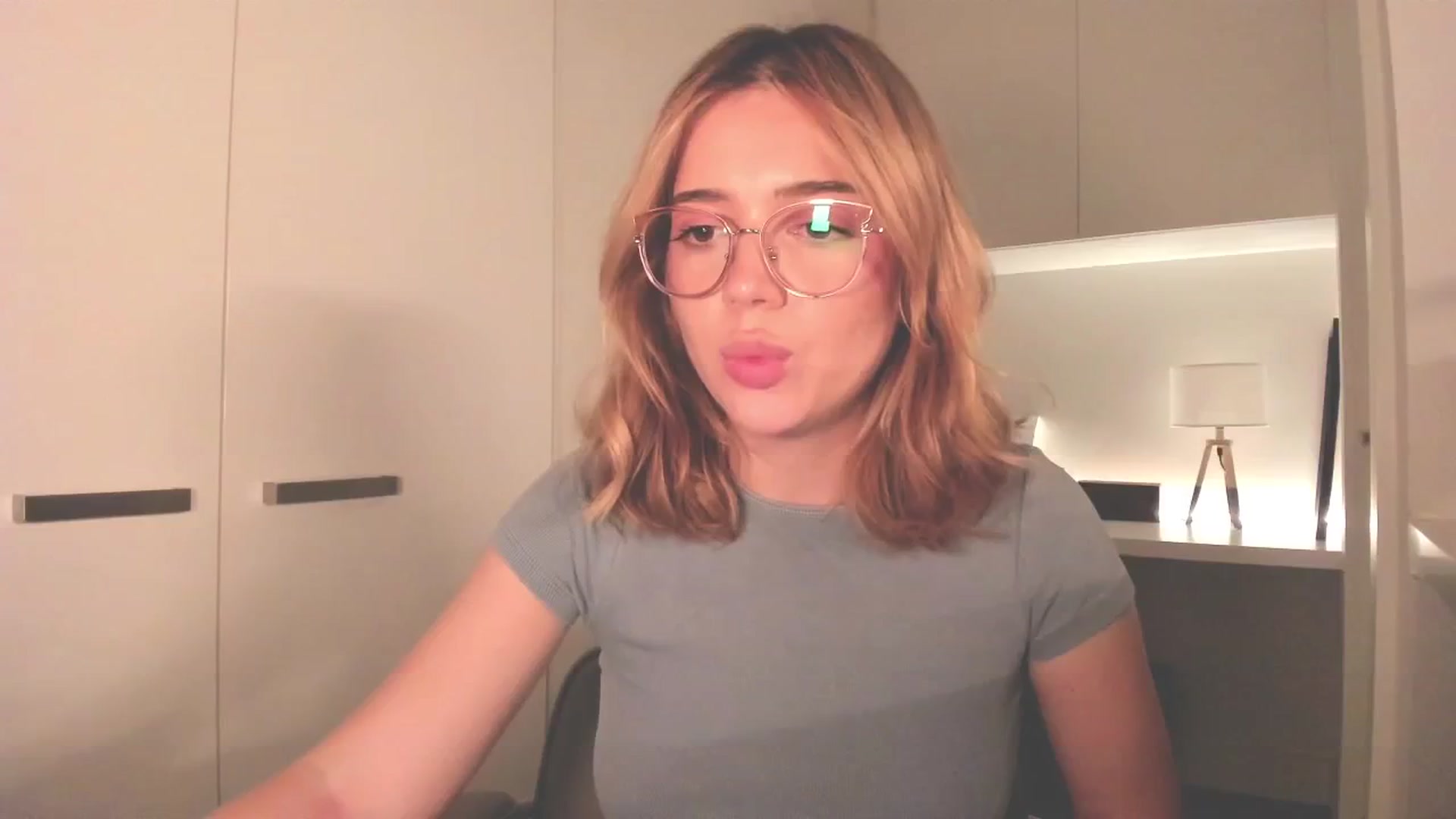 Gallery image thumbnail from Annabel's myfreecams stream on, 03/15/2025, 09:15 image 6 of 20