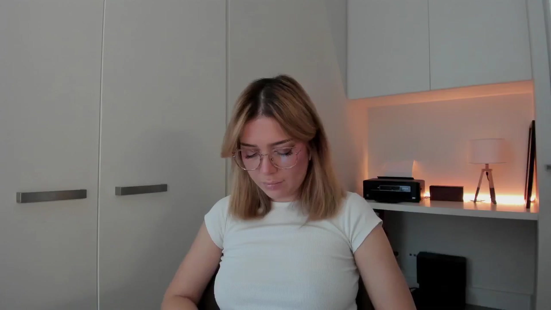 Gallery image thumbnail from Annabel's myfreecams stream on, 03/17/2025, 06:19 image 7 of 20