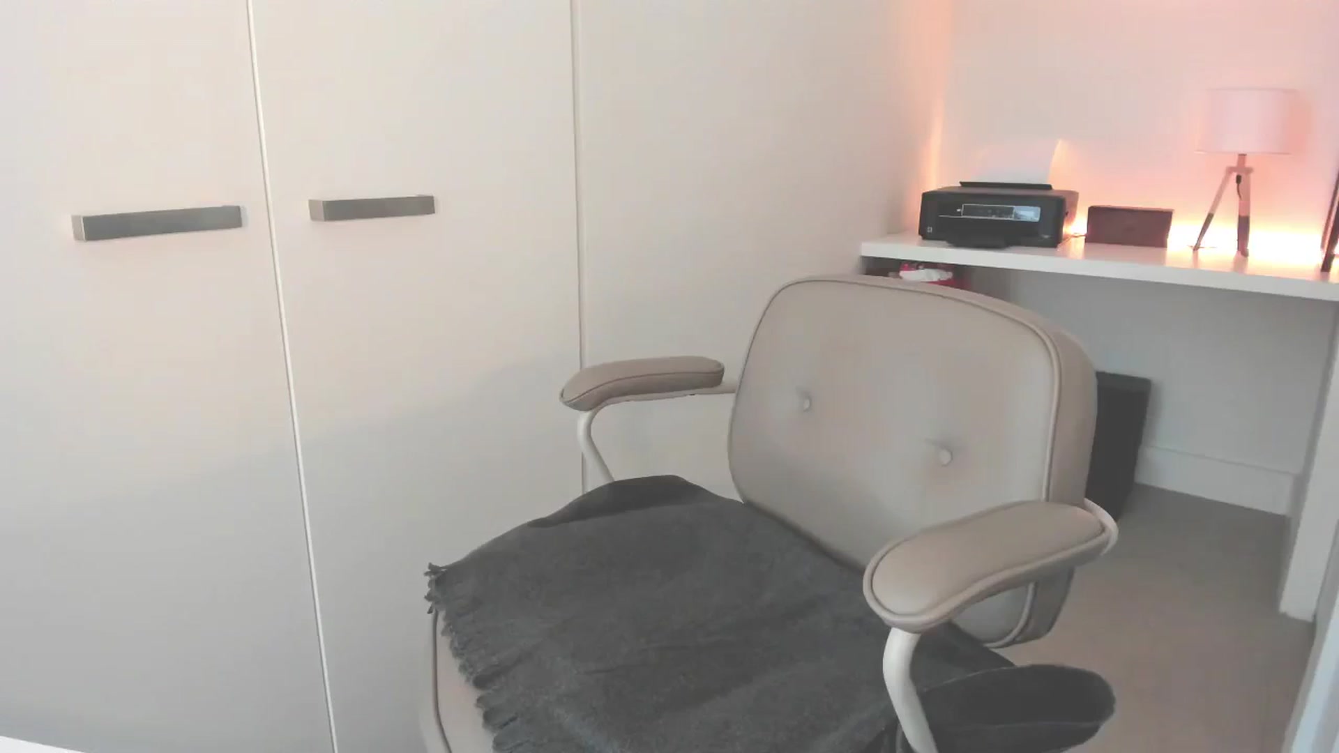 Gallery image thumbnail from Annabel's myfreecams stream on, 03/17/2025, 06:44 image 4 of 20