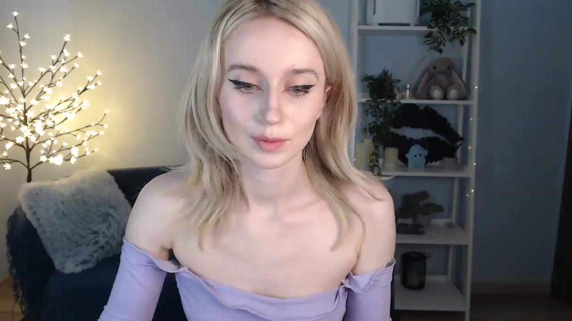 Gallery image thumbnail from AnnabelSky's myfreecams stream on, 03/16/2023, 10:38 image 9 of 20