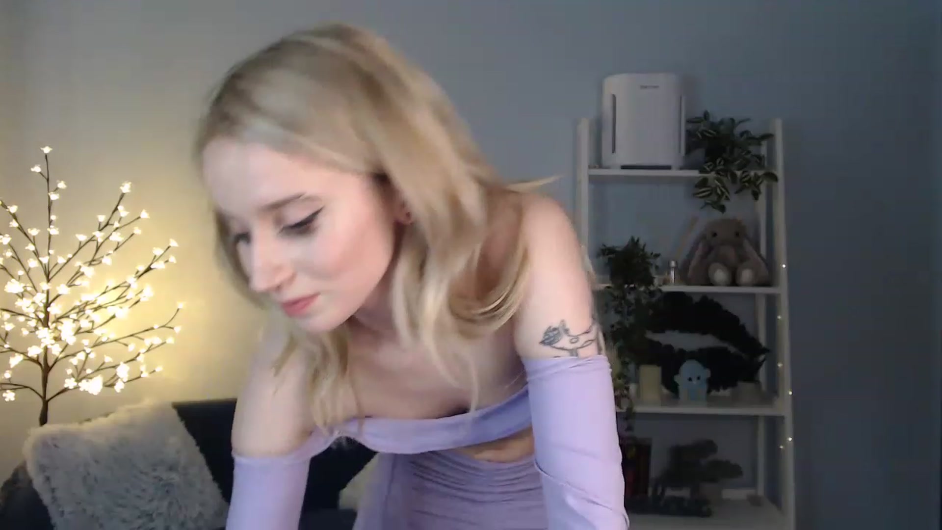 Gallery image thumbnail from AnnabelSky's myfreecams stream on, 03/16/2023, 12:46 image 19 of 20