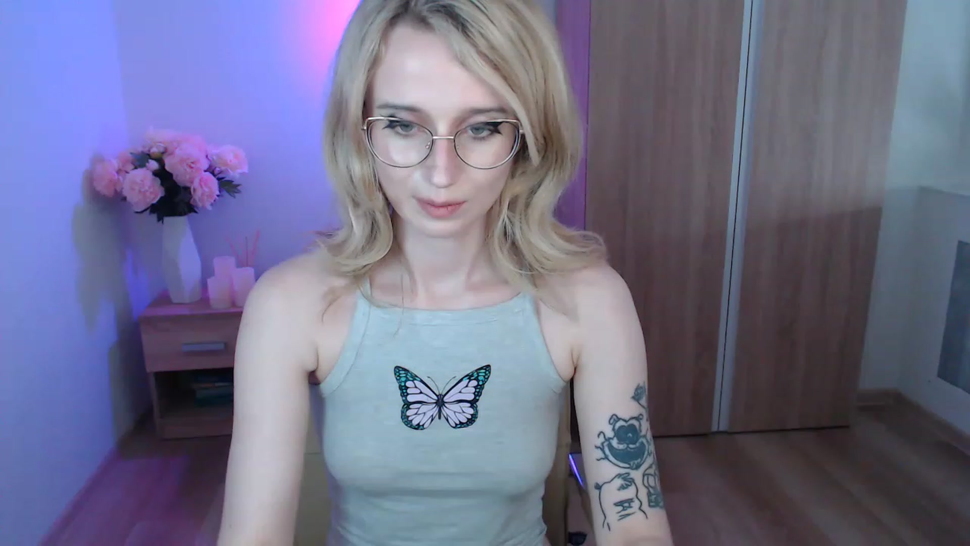 Gallery image thumbnail from AnnabelSky's myfreecams stream on, 04/16/2023, 10:45 image 1 of 20