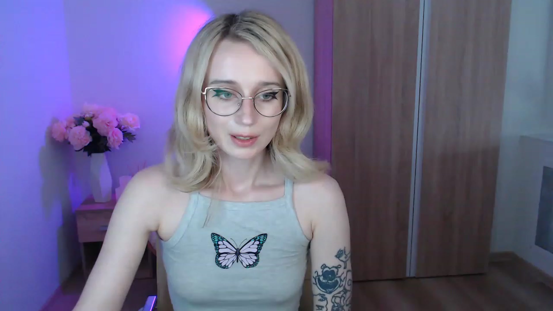 Gallery image thumbnail from AnnabelSky's myfreecams stream on, 04/16/2023, 12:04 image 4 of 20