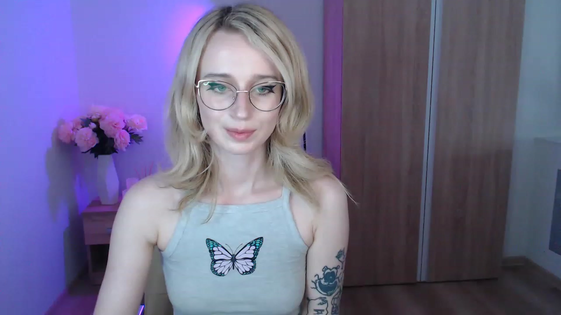 Gallery image thumbnail from AnnabelSky's myfreecams stream on, 04/16/2023, 12:04 image 18 of 20