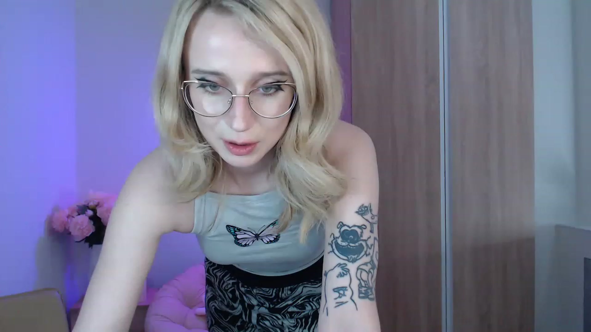 Gallery image thumbnail from AnnabelSky's myfreecams stream on, 04/16/2023, 12:04 image 1 of 20