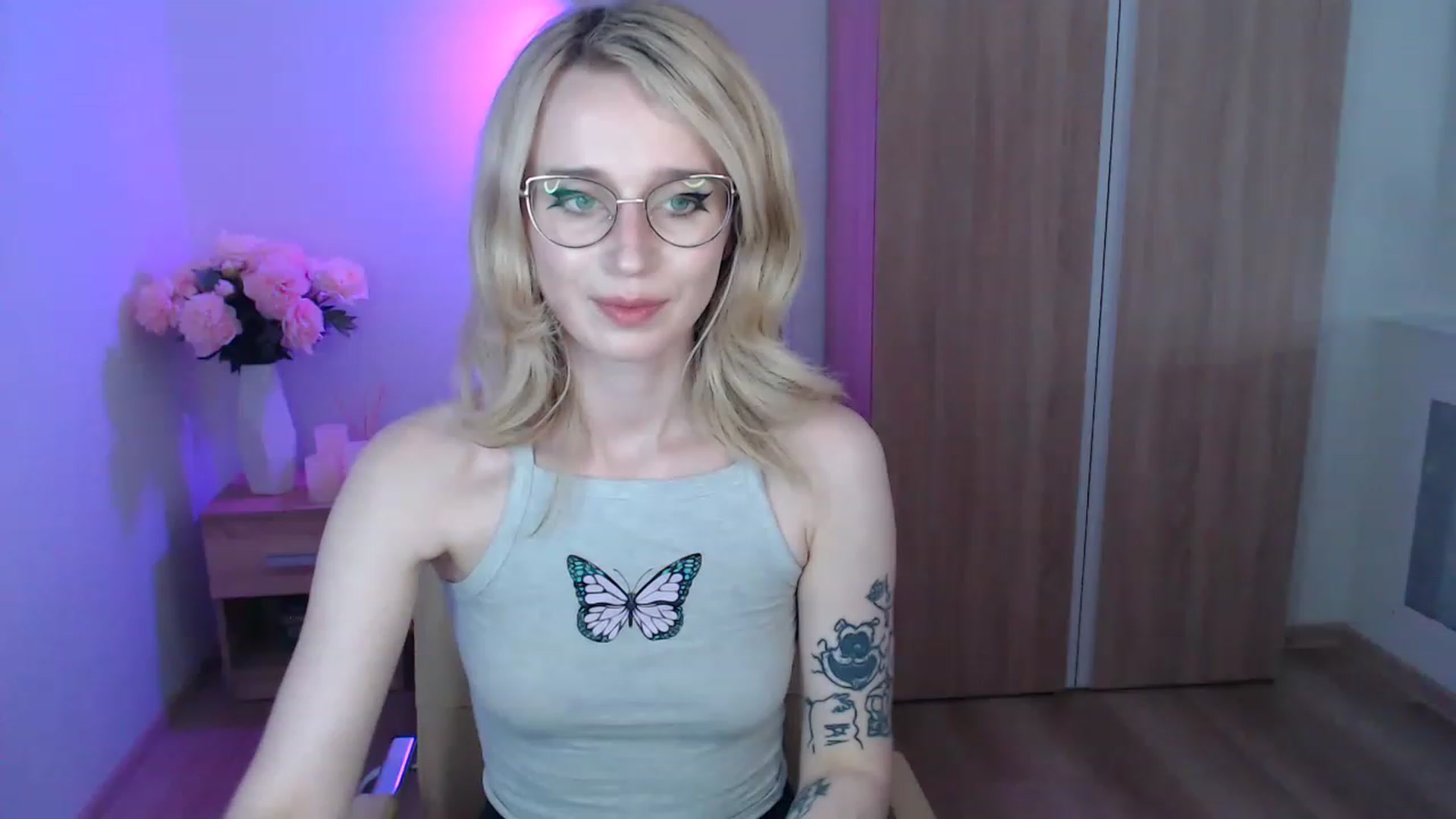 Gallery image thumbnail from AnnabelSky's myfreecams stream on, 04/16/2023, 12:04 image 8 of 20