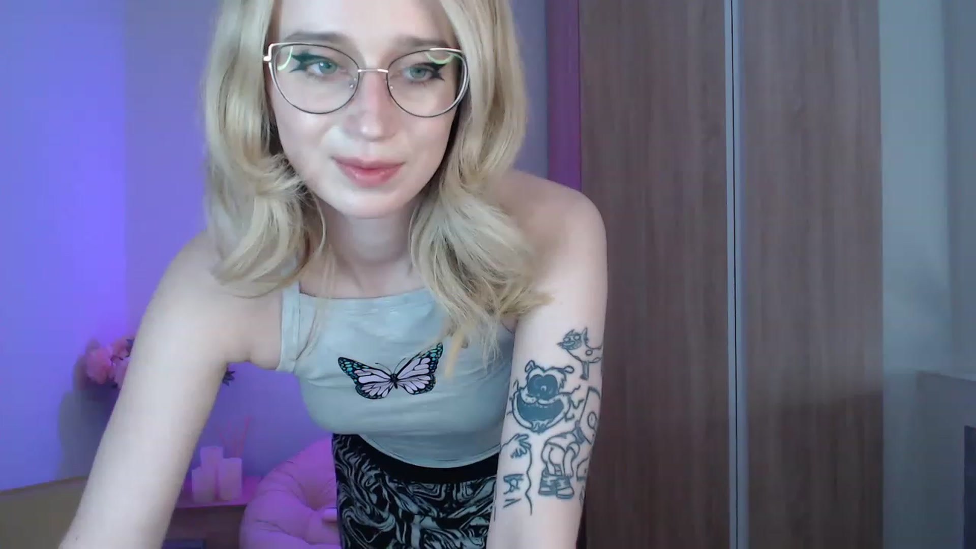 Gallery image thumbnail from AnnabelSky's myfreecams stream on, 04/16/2023, 12:04 image 2 of 20