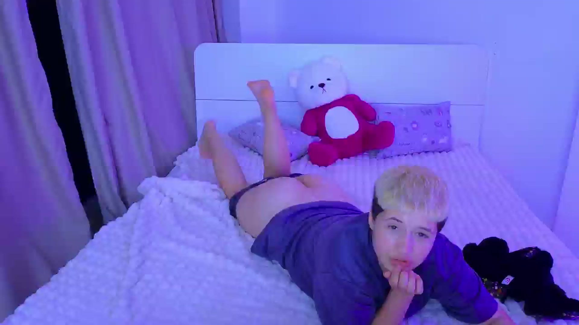 Gallery image thumbnail from Annabella445's myfreecams stream on, 07/06/2025, 23:54 image 3 of 20