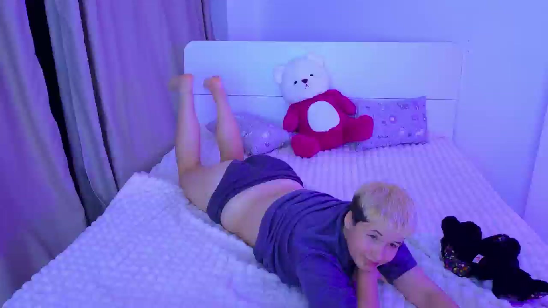 Gallery image thumbnail from Annabella445's myfreecams stream on, 07/06/2025, 23:54 image 1 of 20