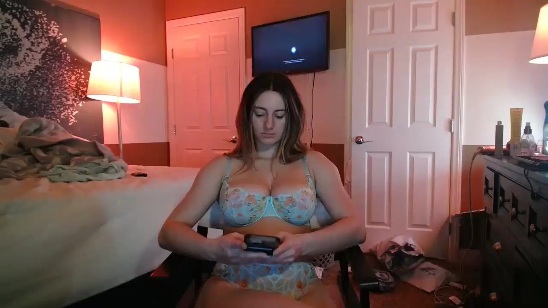 Gallery image thumbnail from Annacakes95's myfreecams stream on, 05/07/2025, 20:34 image 18 of 20