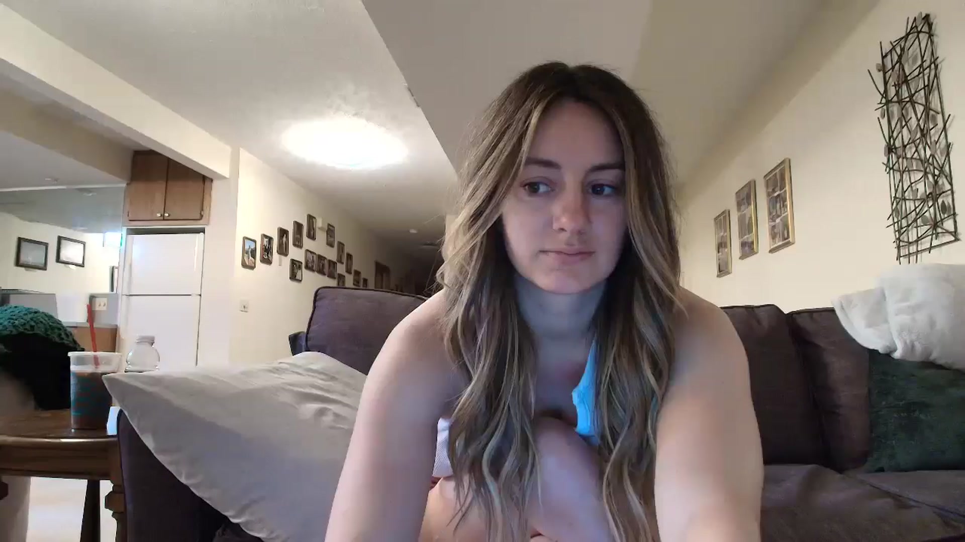 Gallery image thumbnail from Annacakes95's myfreecams stream on, 05/30/2025, 15:23 image 10 of 20