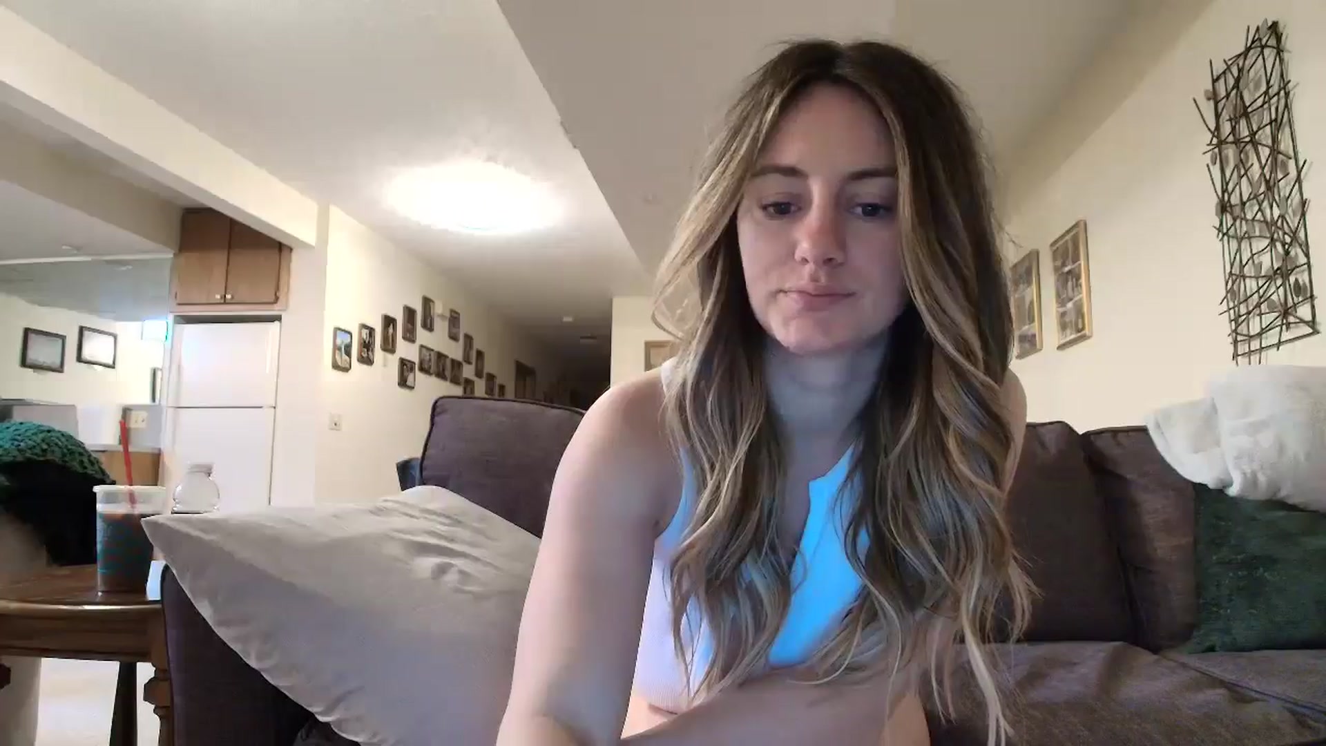 Gallery image thumbnail from Annacakes95's myfreecams stream on, 05/30/2025, 15:23 image 9 of 20