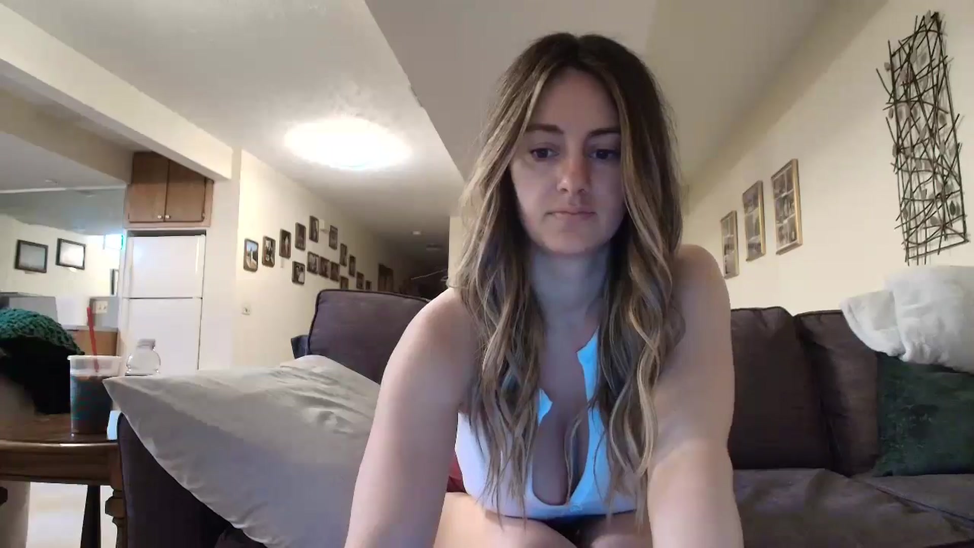 Gallery image thumbnail from Annacakes95's myfreecams stream on, 05/30/2025, 15:23 image 12 of 20