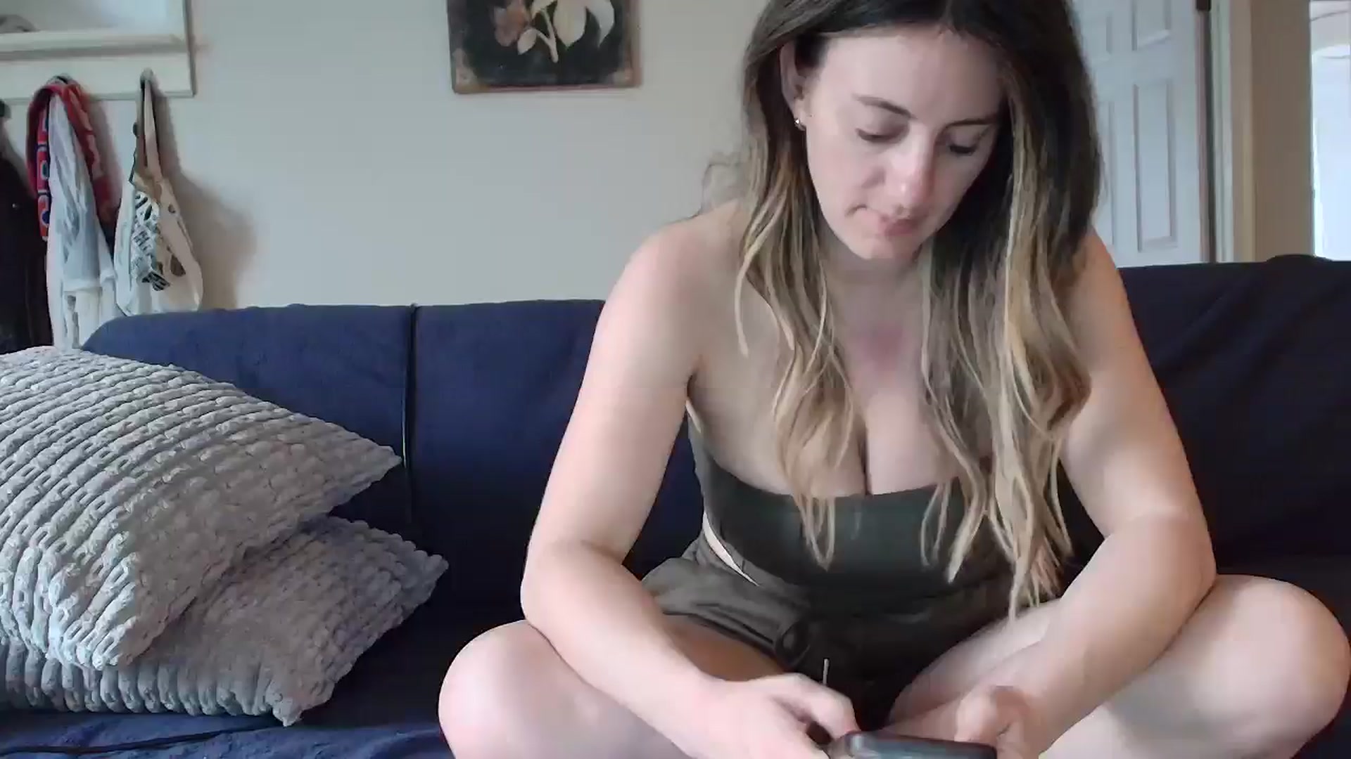 Gallery image thumbnail from Annacakes95's myfreecams stream on, 06/03/2025, 01:20 image 10 of 20
