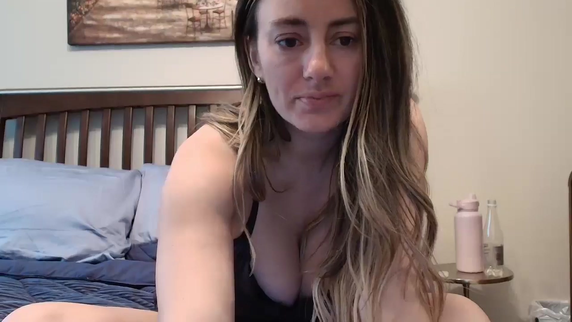 Gallery image thumbnail from Annacakes95's myfreecams stream on, 06/05/2025, 18:05 image 18 of 20