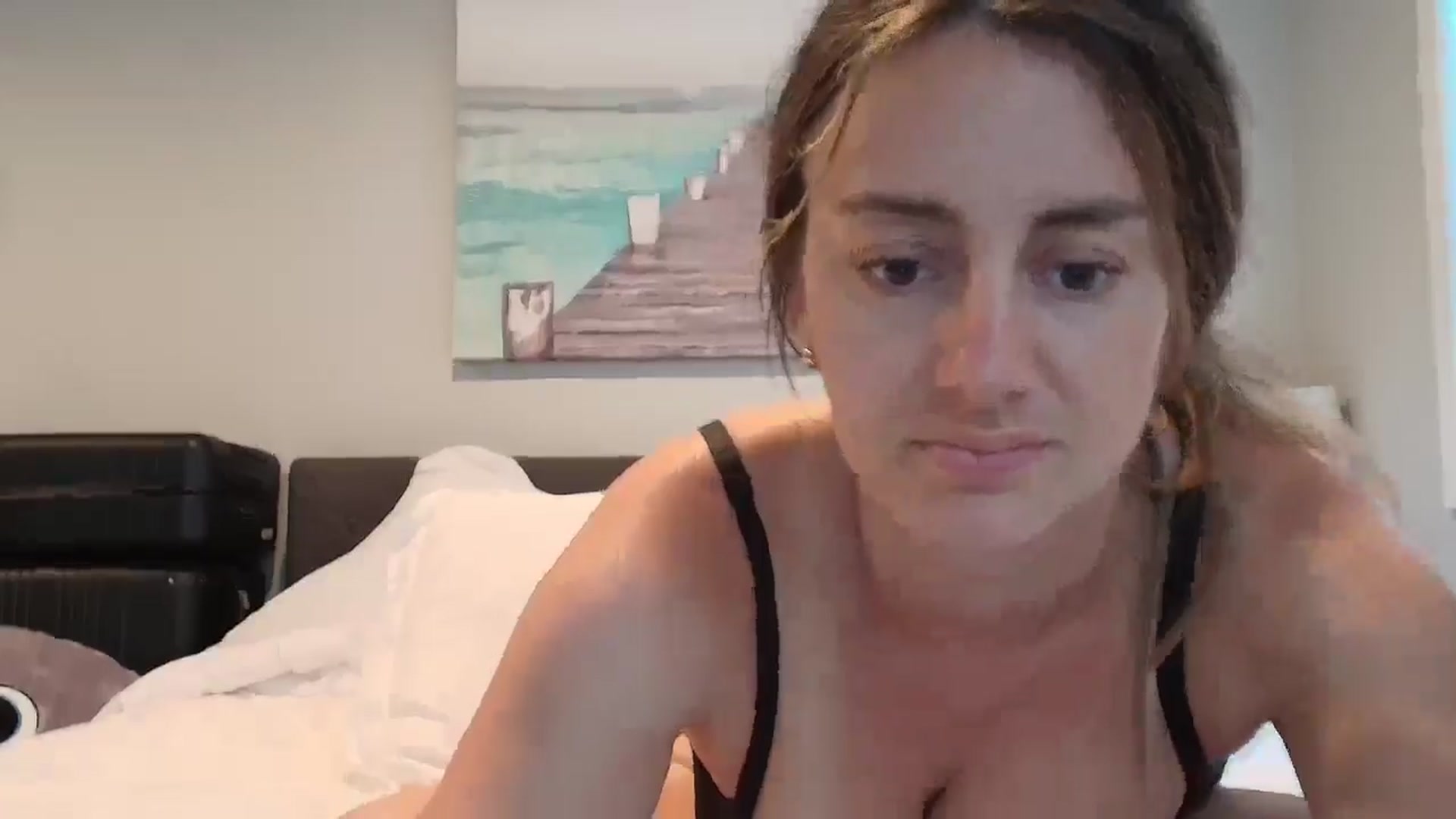 Gallery image thumbnail from Annacakes95's myfreecams stream on, 06/25/2025, 23:50 image 14 of 20