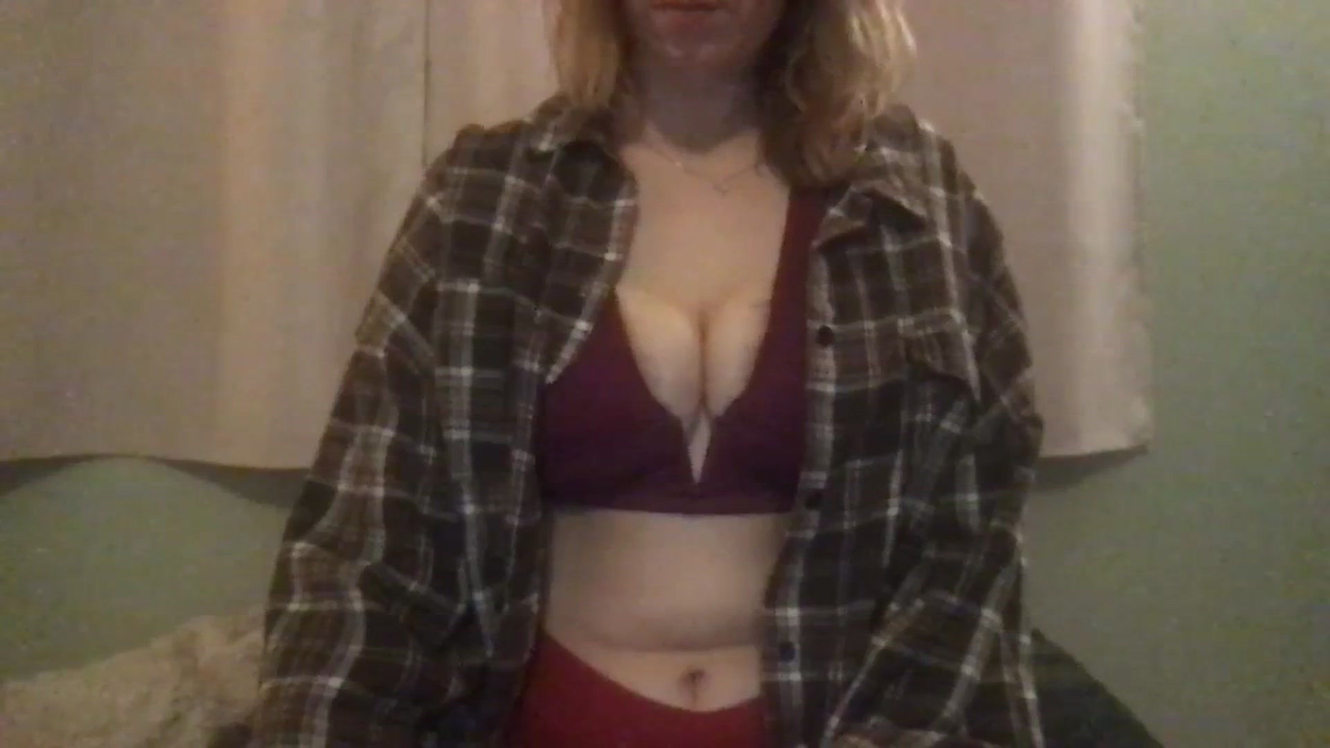 Gallery image thumbnail from Annaerb's myfreecams stream on, 01/10/2024, 07:41 image 2 of 20