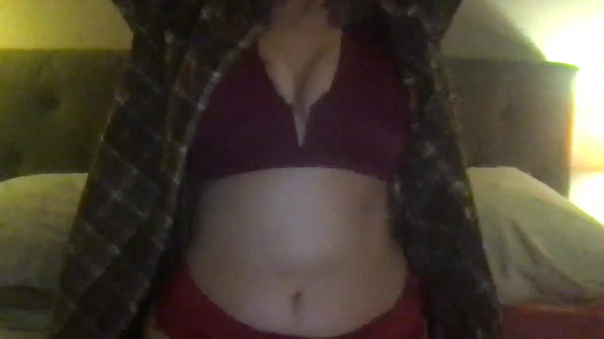 Gallery image thumbnail from Annaerb's myfreecams stream on, 01/10/2024, 09:37 image 11 of 20