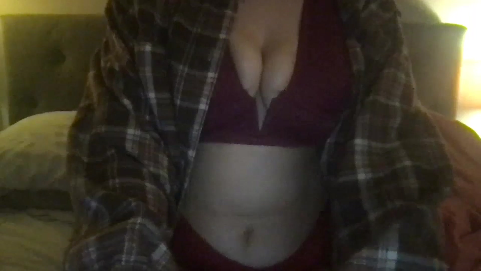 Gallery image thumbnail from Annaerb's myfreecams stream on, 01/10/2024, 09:37 image 16 of 20