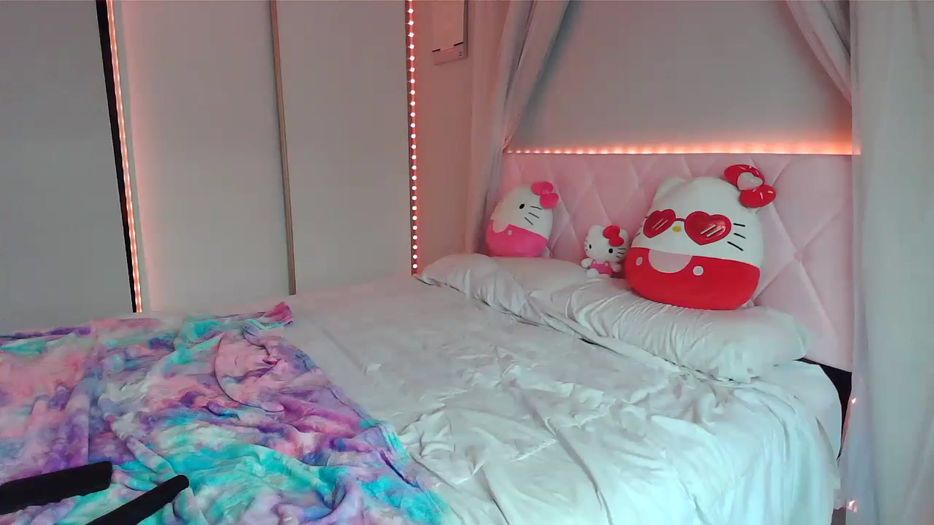 Gallery image thumbnail from Annafaux96's myfreecams stream on, 09/17/2023, 21:24 image 11 of 20
