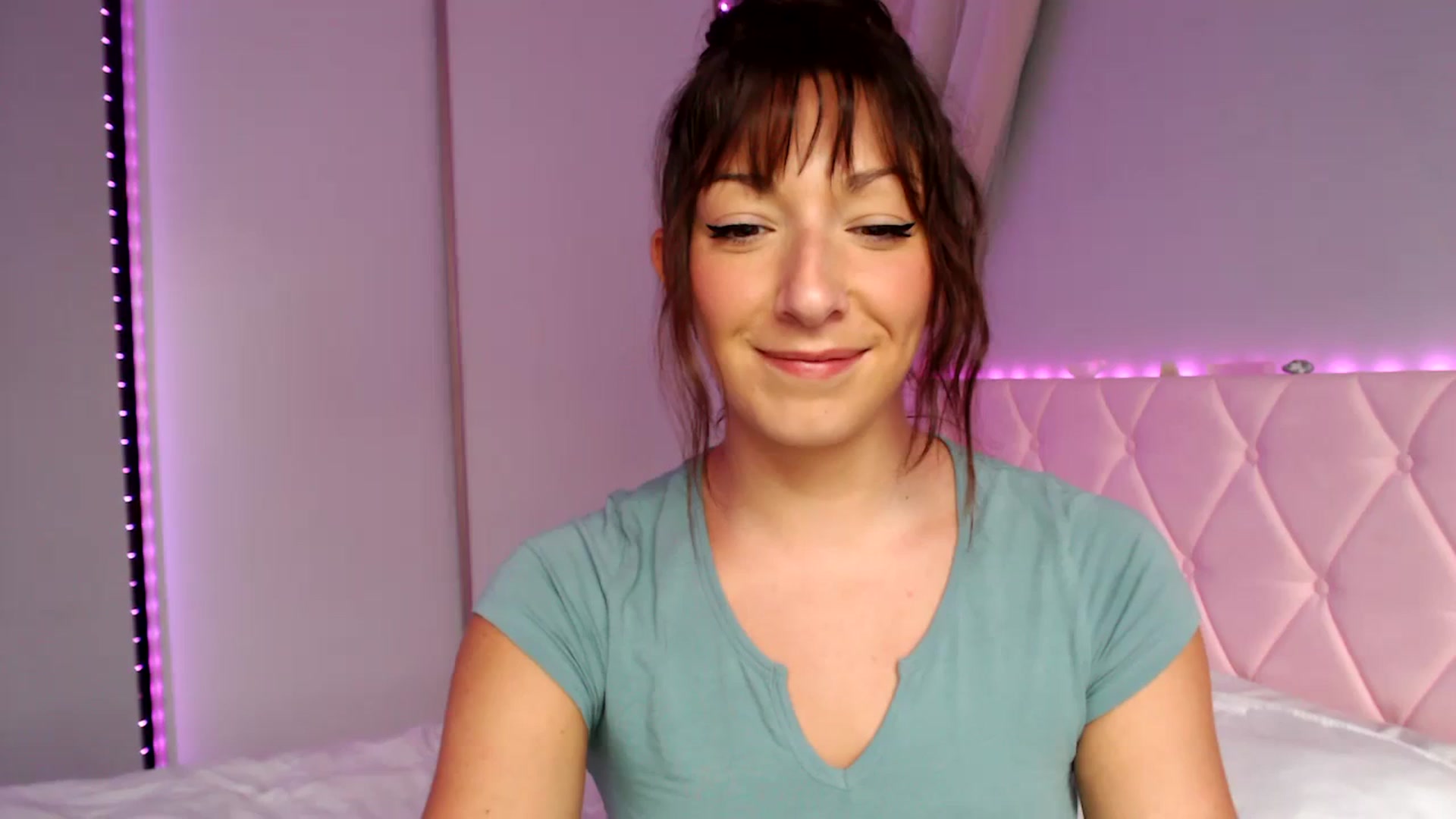 Gallery image thumbnail from Annafaux96's myfreecams stream on, 09/23/2023, 18:42 image 1 of 20