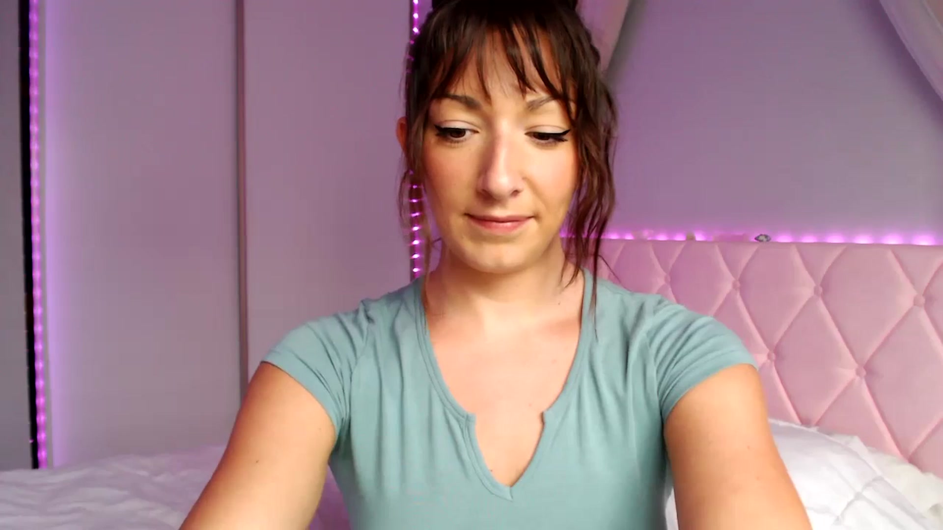 Gallery image thumbnail from Annafaux96's myfreecams stream on, 09/23/2023, 18:42 image 5 of 20