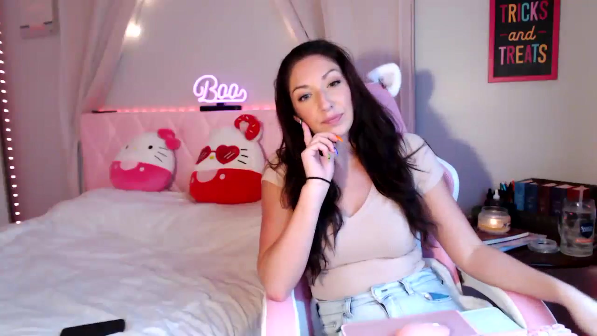 Gallery image thumbnail from Annafaux96's myfreecams stream on, 09/27/2023, 21:56 image 4 of 20
