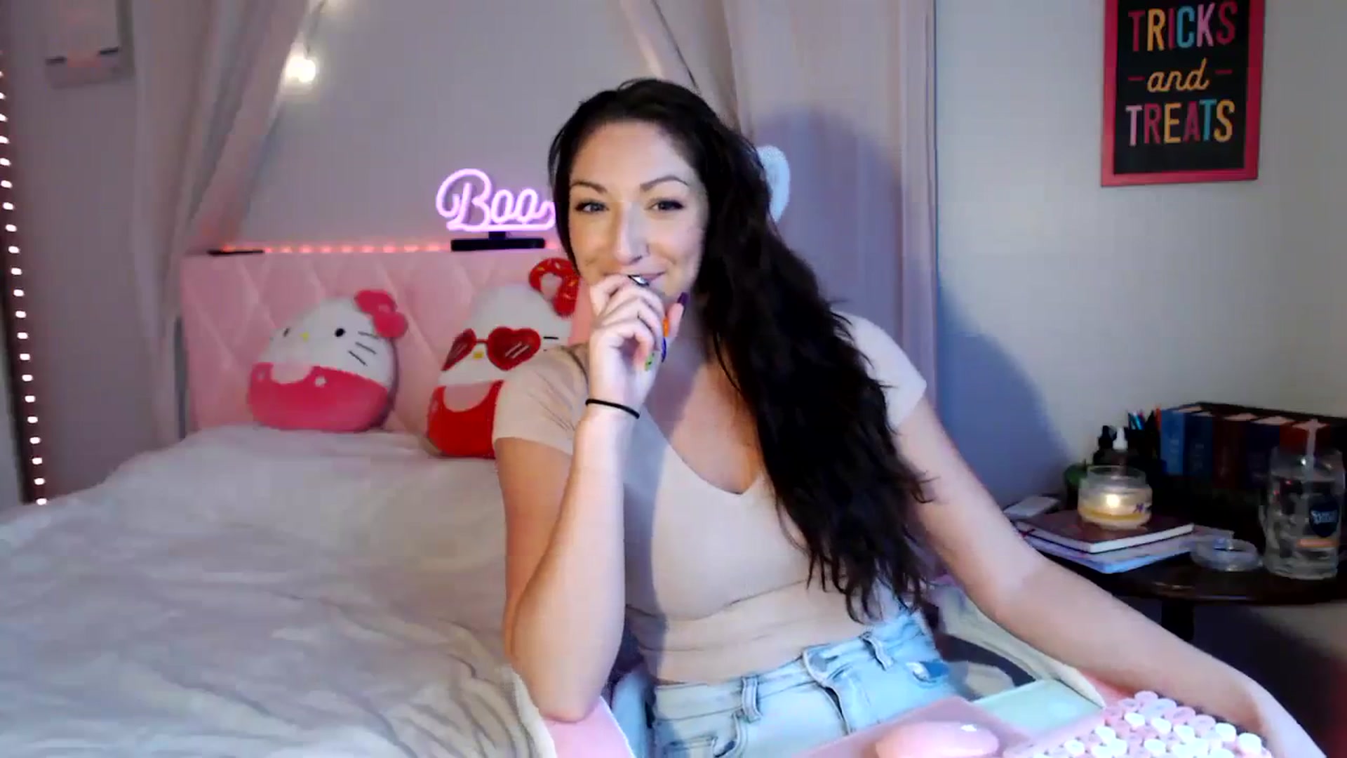 Gallery image thumbnail from Annafaux96's myfreecams stream on, 09/27/2023, 21:56 image 6 of 20