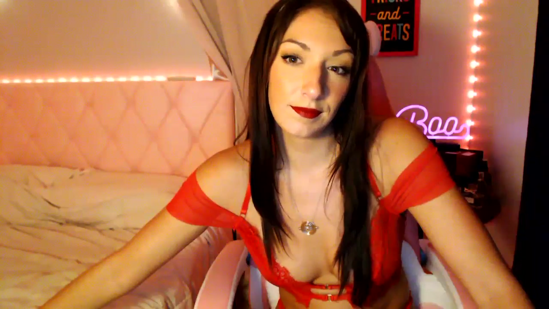 Gallery image thumbnail from Annafaux96's myfreecams stream on, 10/01/2023, 01:36 image 18 of 20