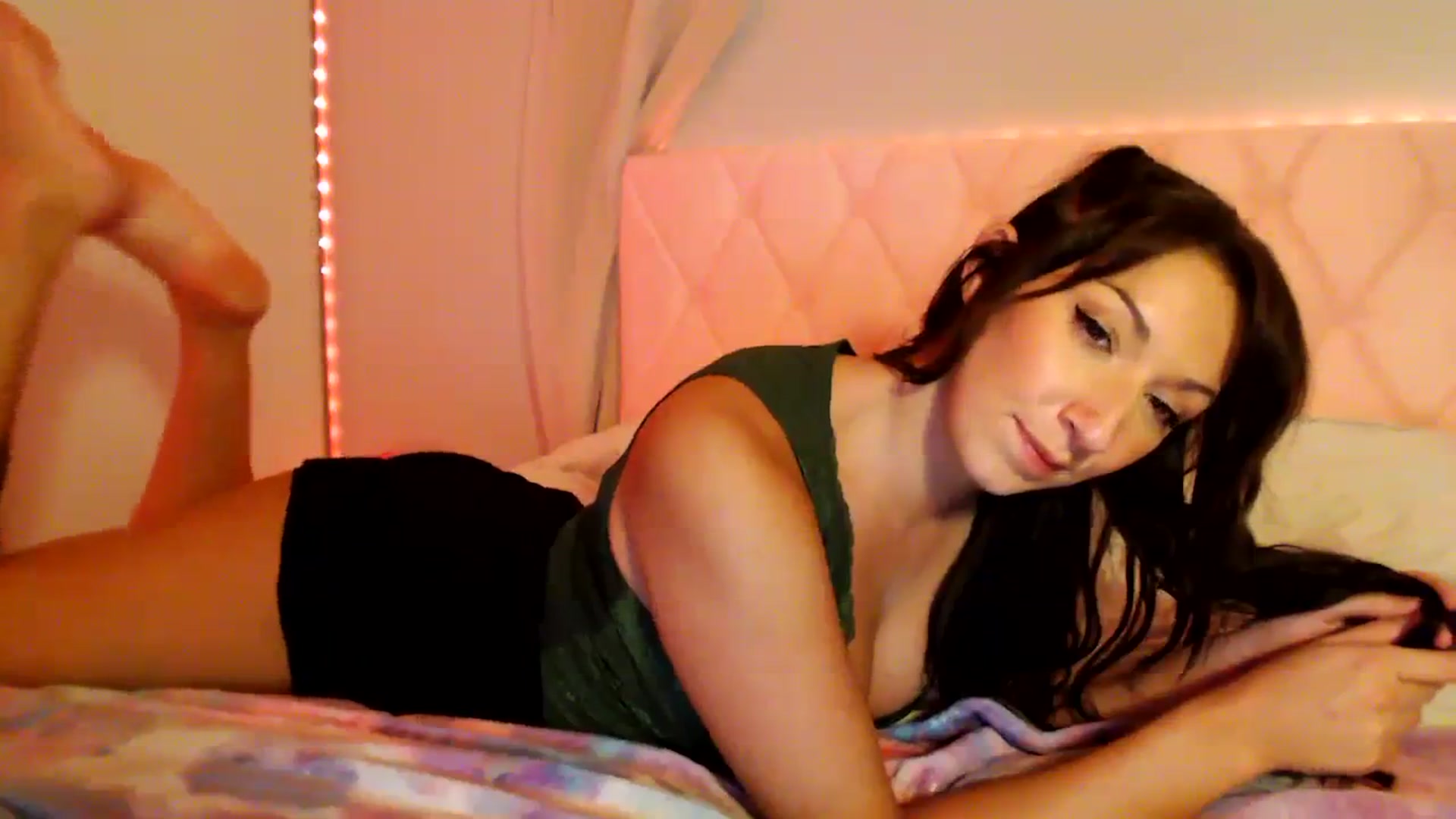 Gallery image thumbnail from Annafaux96's myfreecams stream on, 10/07/2023, 02:33 image 18 of 20